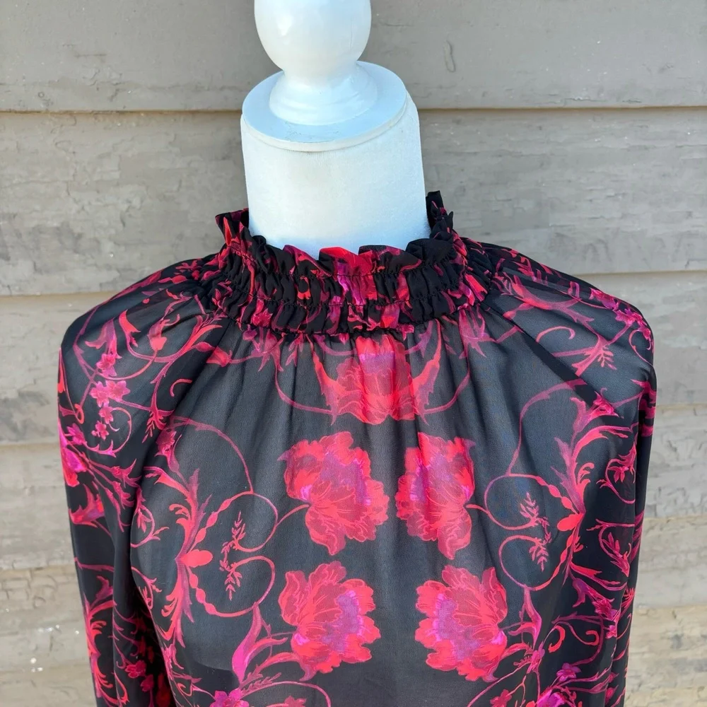 Eva Mendes sheer high neck blouse! - Picture 2 of 5